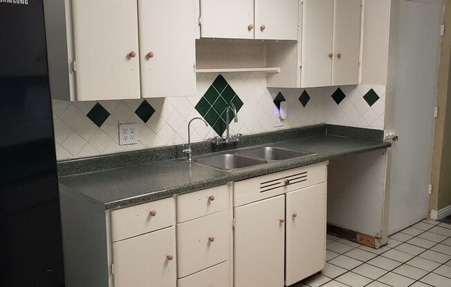 (((Available))) 3BR 1 BA House Shared w/ADU 673 E. Margarita Rd Rialto