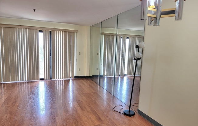 2 beds, 2 baths, 974 sqft, $2,100, Unit 610