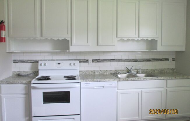 Renovated 3/1 off 103rd St
