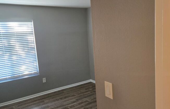 2 beds, 1 bath, $2,100, Unit UNIT 37
