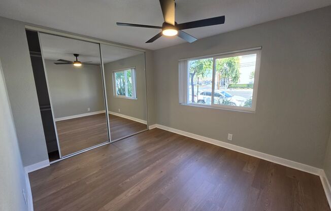 2 beds, 1 bath, 950 sqft, $3,075, Unit 4720-12