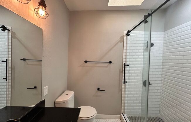 2 beds, 1 bath, 950 sqft, $1,495, Unit 207