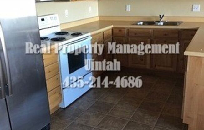 3 bed 2.5 bath townhome in Fox Run