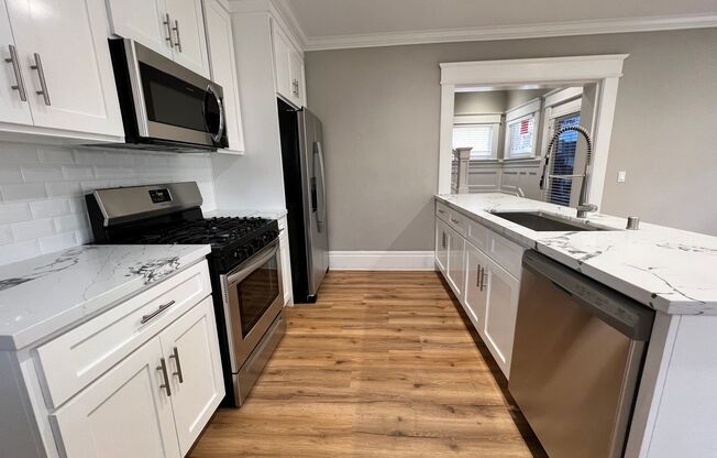 1381-1383 W 23rd Street