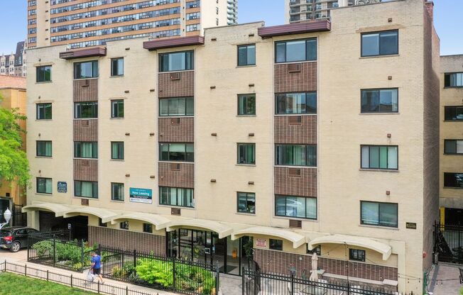 1 bed, 1 bath, 382 sqft, $1,725, Unit 203