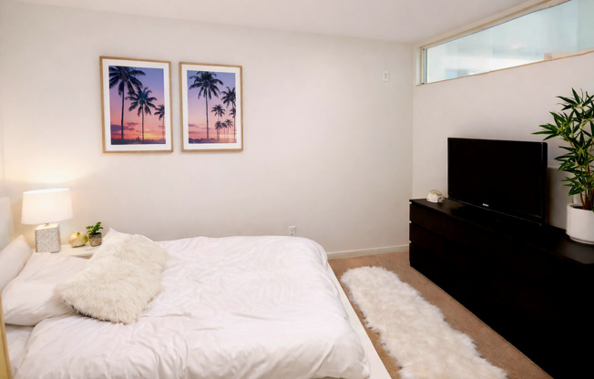 1 bed, 1 bath, 902 sqft, $1,950, Unit 205