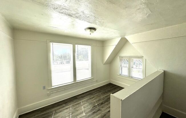 715 N NEVADA AVE