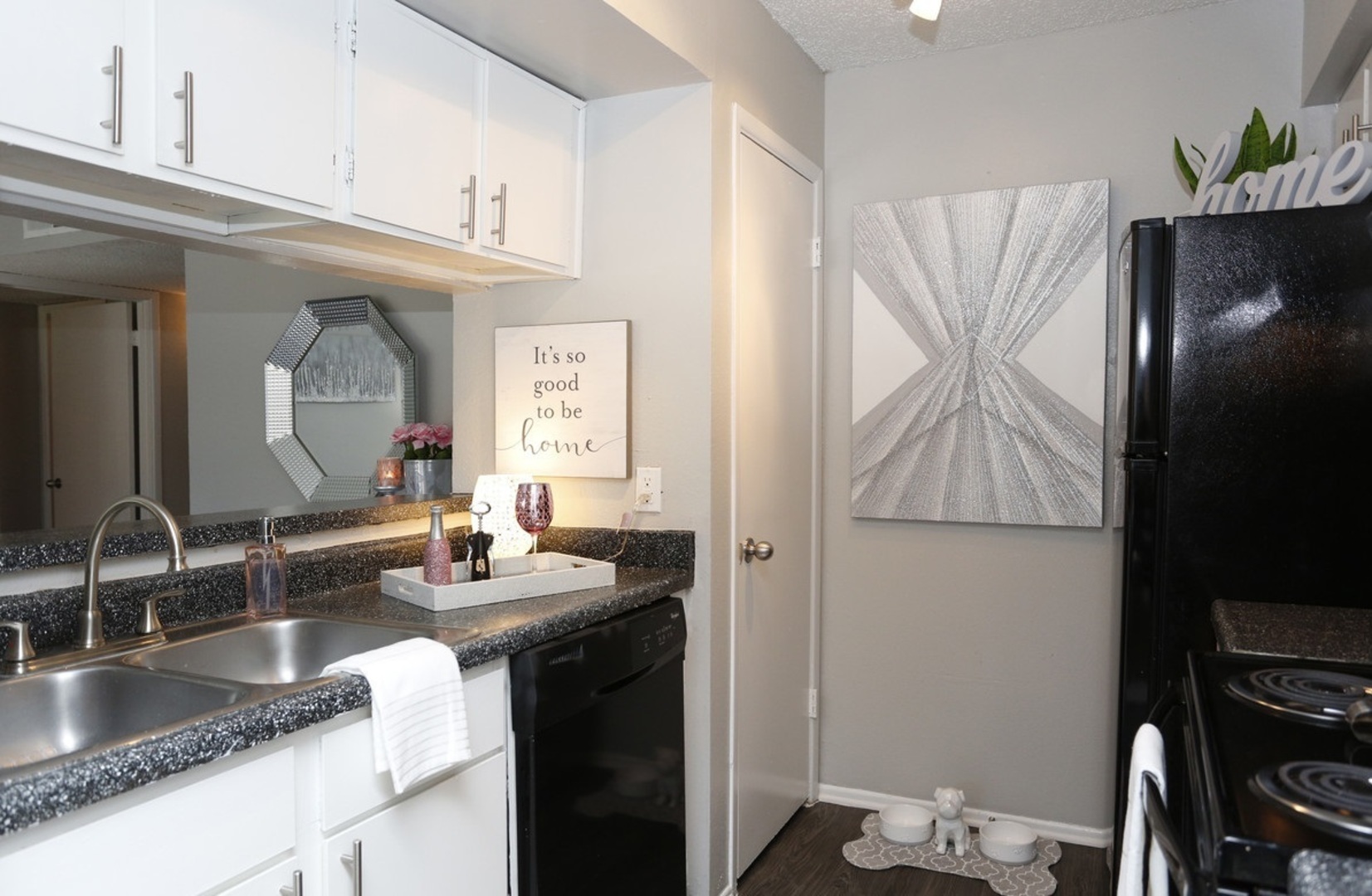 The Summit Apartments