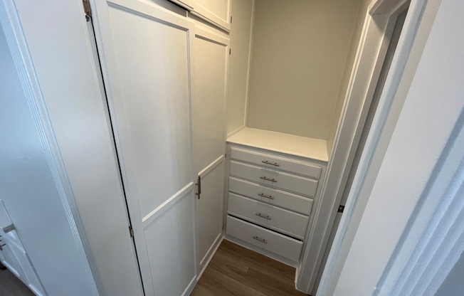 Studio, 1 bath, 325 sqft, $2,298, Unit 21