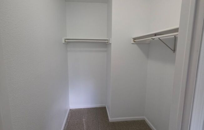 1 bed, 1 bath, 869 sqft, $1,465, Unit 9-206