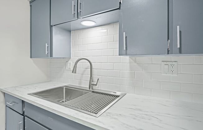 Wornall Place Apartments & Townhomes