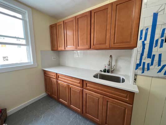 114 7 JAMAICA AVE