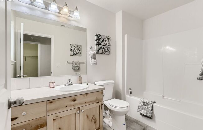 3/2.5 Townhome with walking trails outside backyard!