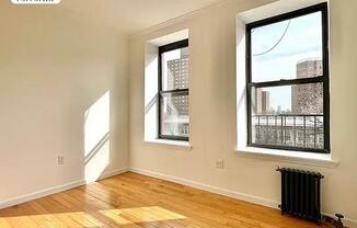 2 beds, 1 bath, $3,495, Unit 5A