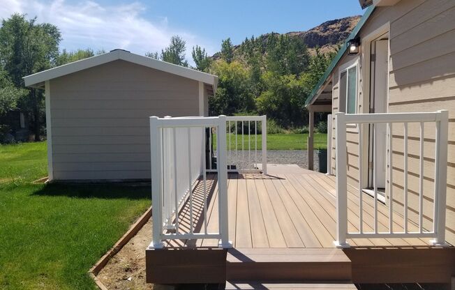 Occupied, do not disturb tenants.  Naches 3 bedroom 1.5 ba WASHER/DRYER INCLUDED!