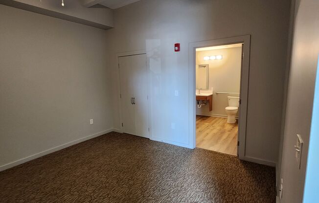 2 beds, 2 baths, 871 sqft, $1,695, Unit Unit 302