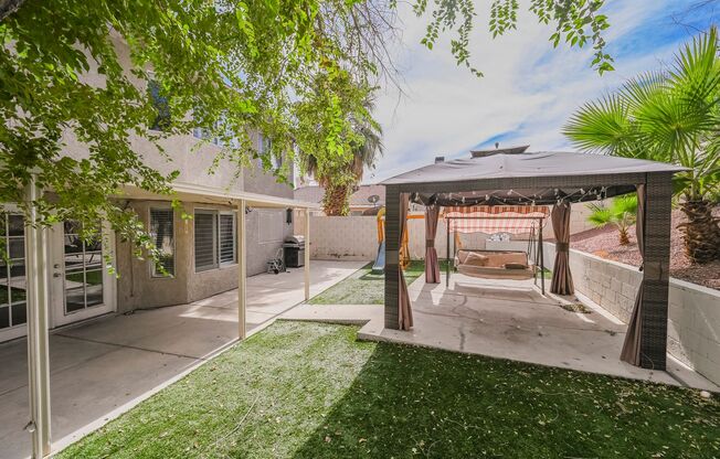 Green Valley Beauty For Lease!