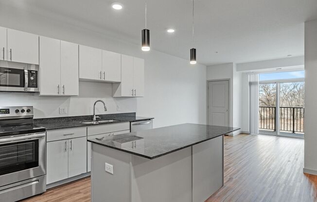 1 bed, 1 bath, 835 sqft, $1,810, Unit 115