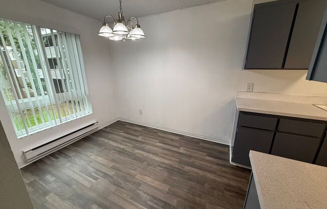 2 beds, 1 bath, 1,000 sqft, $1,495, Unit B - 201