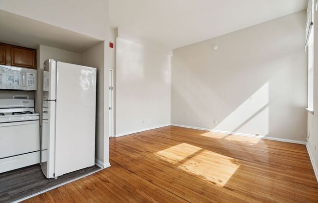 1 bed, 1 bath, 410 sqft, $1,925, Unit 304