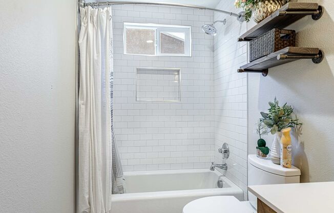 3 bedroom home for RENT in Turlock with built-in POOL