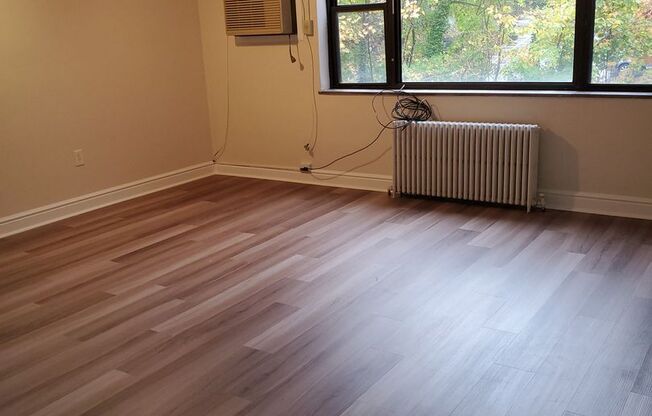 2 beds, 1 bath, 800 sqft, $1,720, Unit 6224 Fifth Ave. #112H