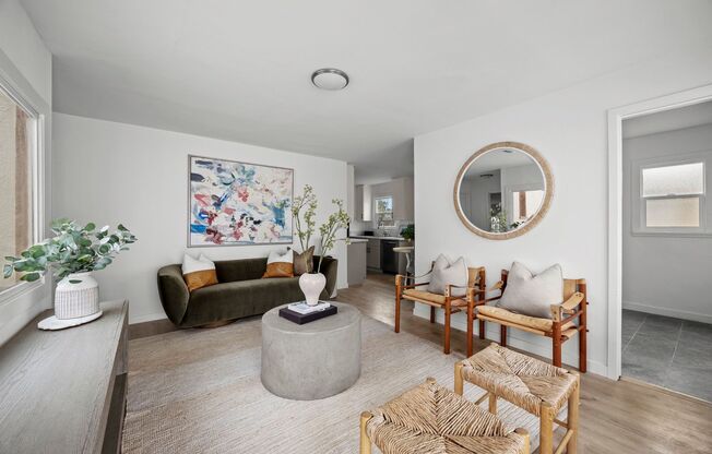 1510 W 52 ST