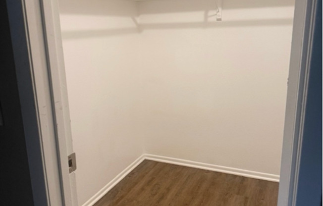 2 beds, 2 baths, 1,100 sqft, $2,895, Unit 7