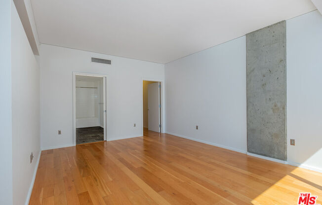 1 bed, 1.5 baths, 1,390 sqft, $4,200, Unit 1407