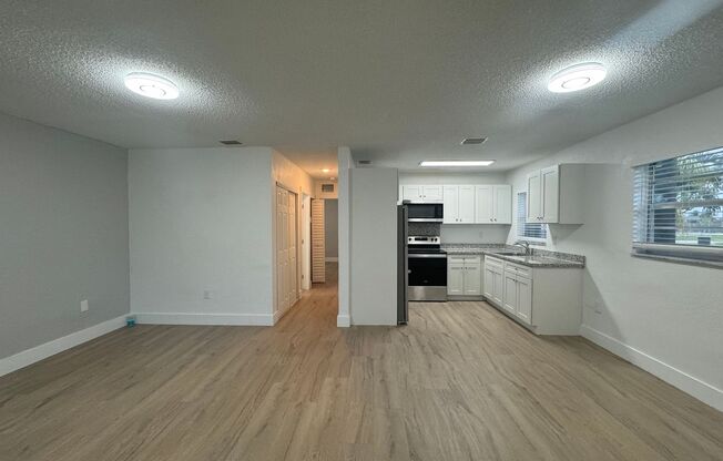 2 beds, 1 bath, 850 sqft, $1,995, Unit 6036-6