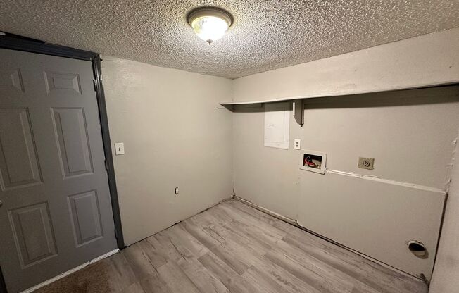 3 beds, 1 bath, $1,300