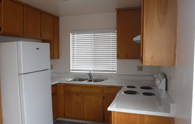 2 beds, 2 baths, $2,500, Unit 8