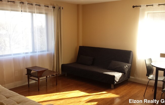 3 beds, 1.5 baths, $4,050, Unit 15