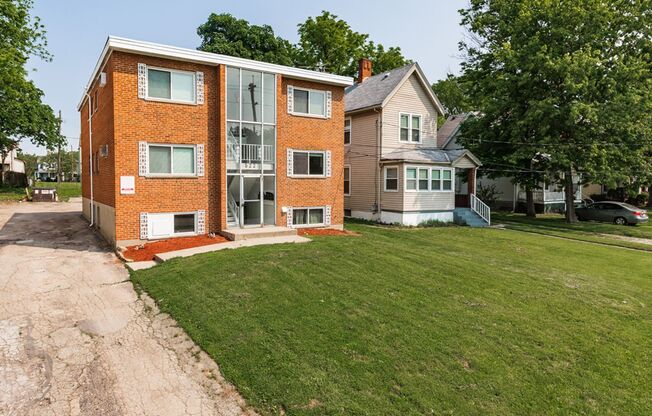 Elliott Apartments