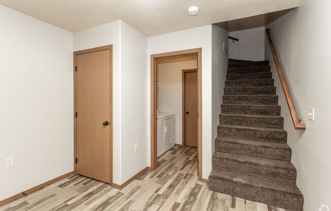 1 bed, 1 bath, 880 sqft, $1,150, Unit 6801-07