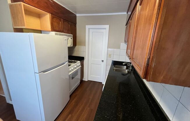 2 beds, 1 bath, $1,499