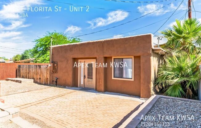 933 E FLORITA ST