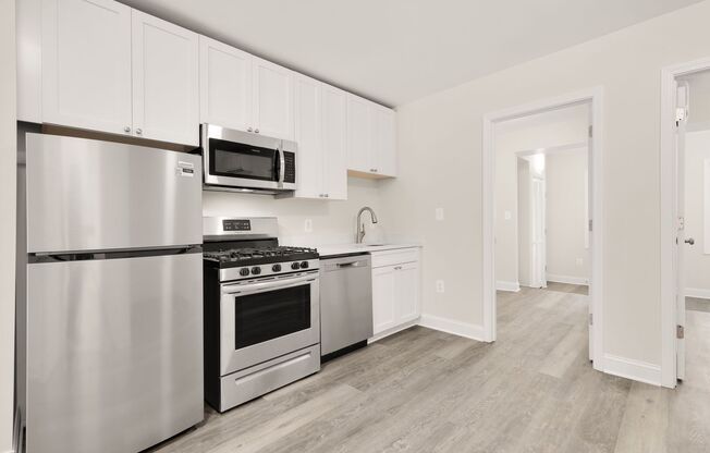 3 beds, 1 bath, $1,000, Unit 2