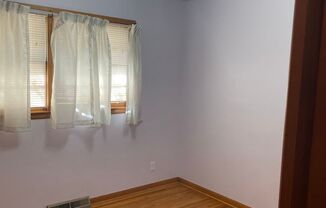 3 beds, 1 bath, $1,250