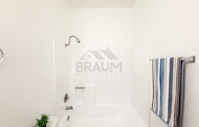 2 beds, 2 baths, 1,000 sqft, $2,495, Unit 213