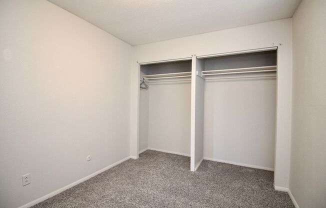 2 beds, 1 bath, $650, Unit Unit - A