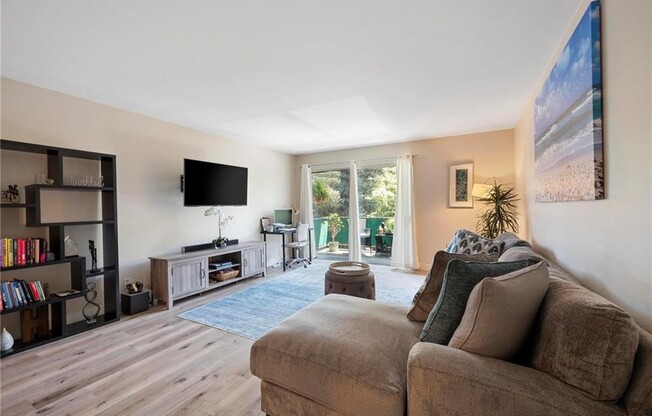 1 bed, 1 bath, 683 sqft, $2,450, Unit E118