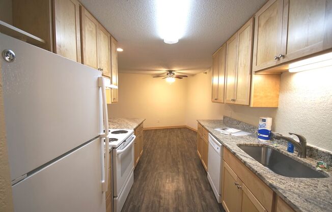 2 beds, 1 bath, 980 sqft, $1,725, Unit 329