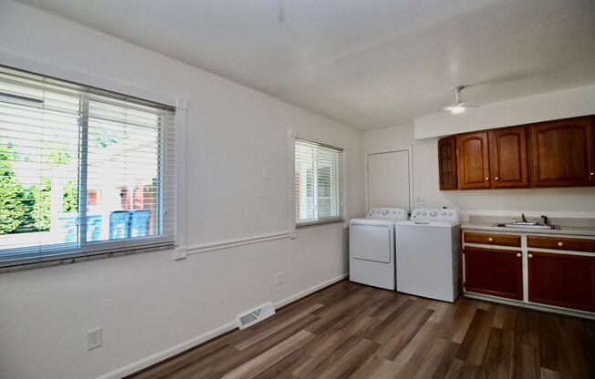 3 beds, 1 bath, $1,050