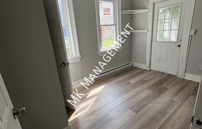 313 CEDAR AVE