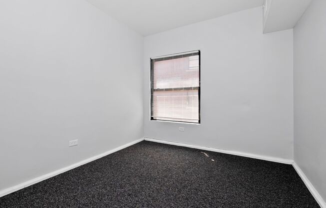 2 beds, 1 bath, 1,000 sqft, $1,553.75, Unit 4242 - 2E