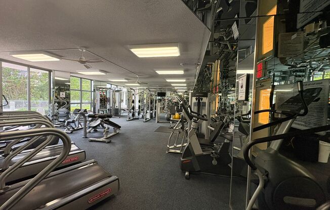 2 beds, 2 baths, $2,700, Unit #1402