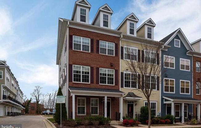 115 MERIDIAN LN