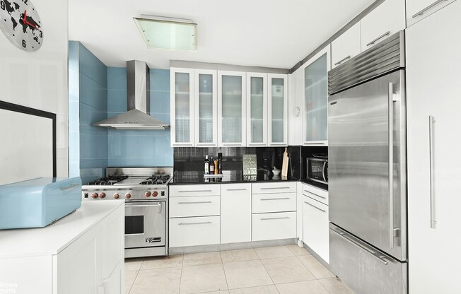 4 beds, 4.5 baths, 2,336 sqft, $15,000, Unit 31FGH