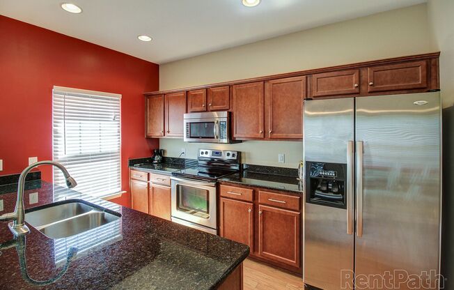3 beds, 2.5 baths, 1,435 sqft, $2,130, Unit 3208